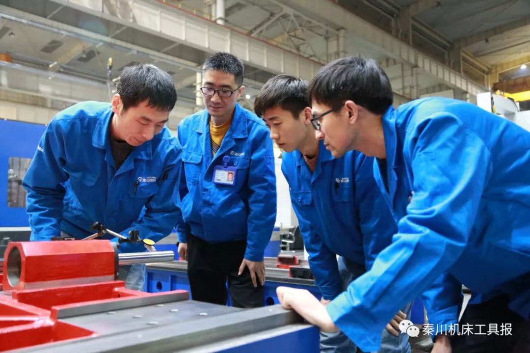 技术人员下基层  服务一线保进度  引领创新创造新气象