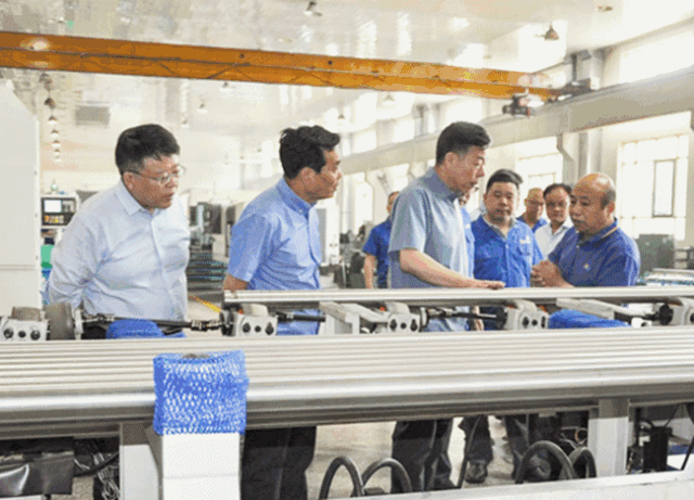 严鉴铂赴汉中片区企业调研指导工作